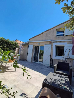 Clos Gabmy entre plage et garrigue